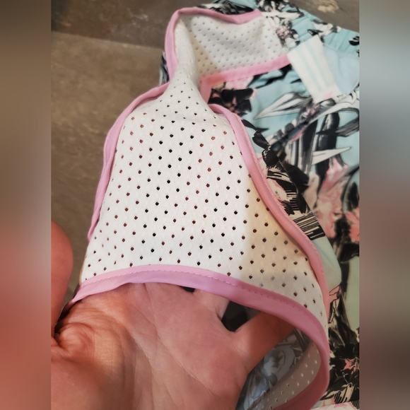 NWOT Nike Dri-Fit Tempo mini shorts. Floral. Blue, pink, black, white. Liner. 2X - Picture 5 of 13